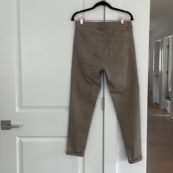 Democracy Curve Equality pants - Picture 4 of 4